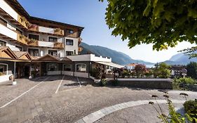Ariston Lake View Hotel